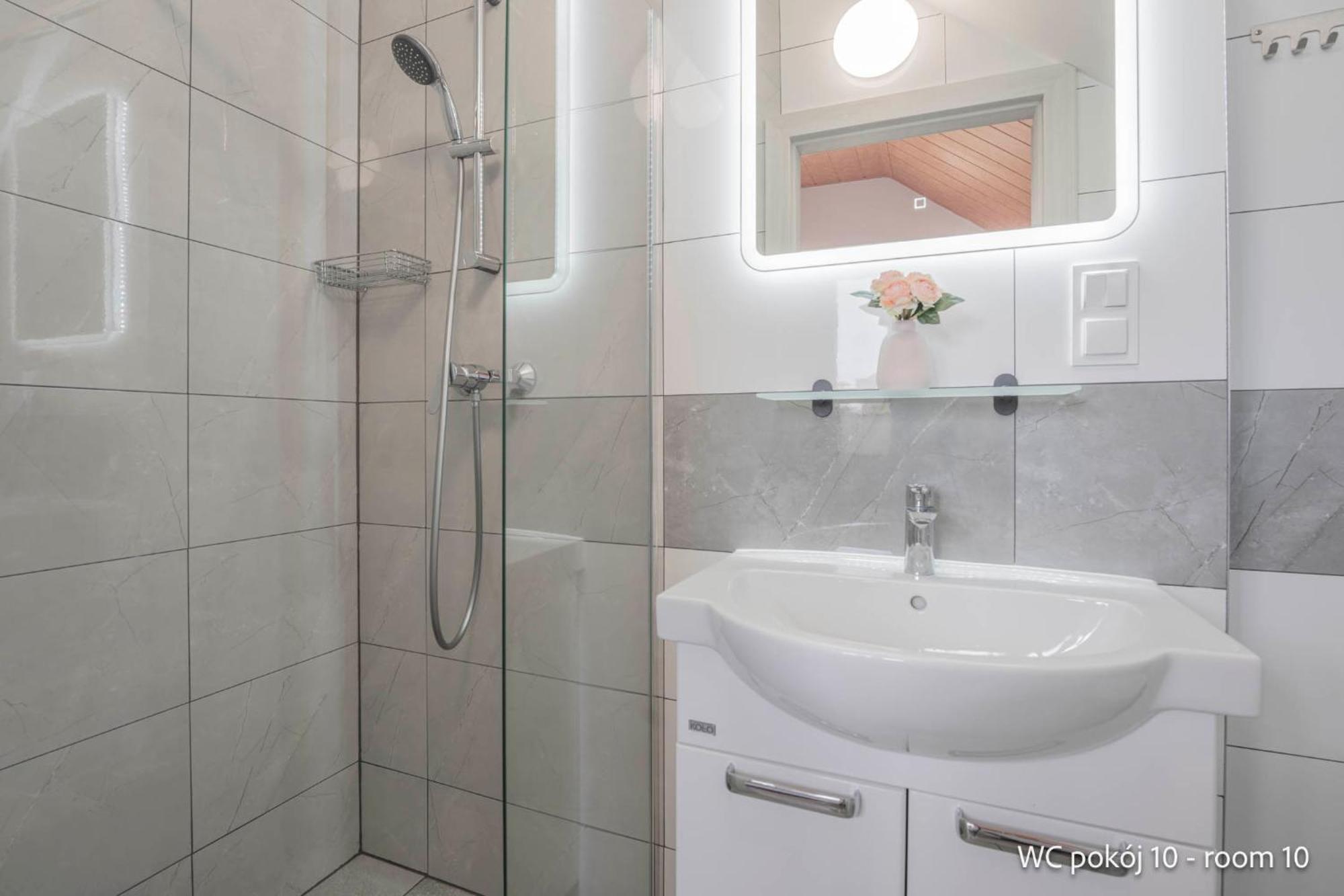 Remus House - Idealny Dla Par & Tylko 2-osobowe Pokoje, Dzieci Od 12 Lat, Bezplatny Parking Apartment *
