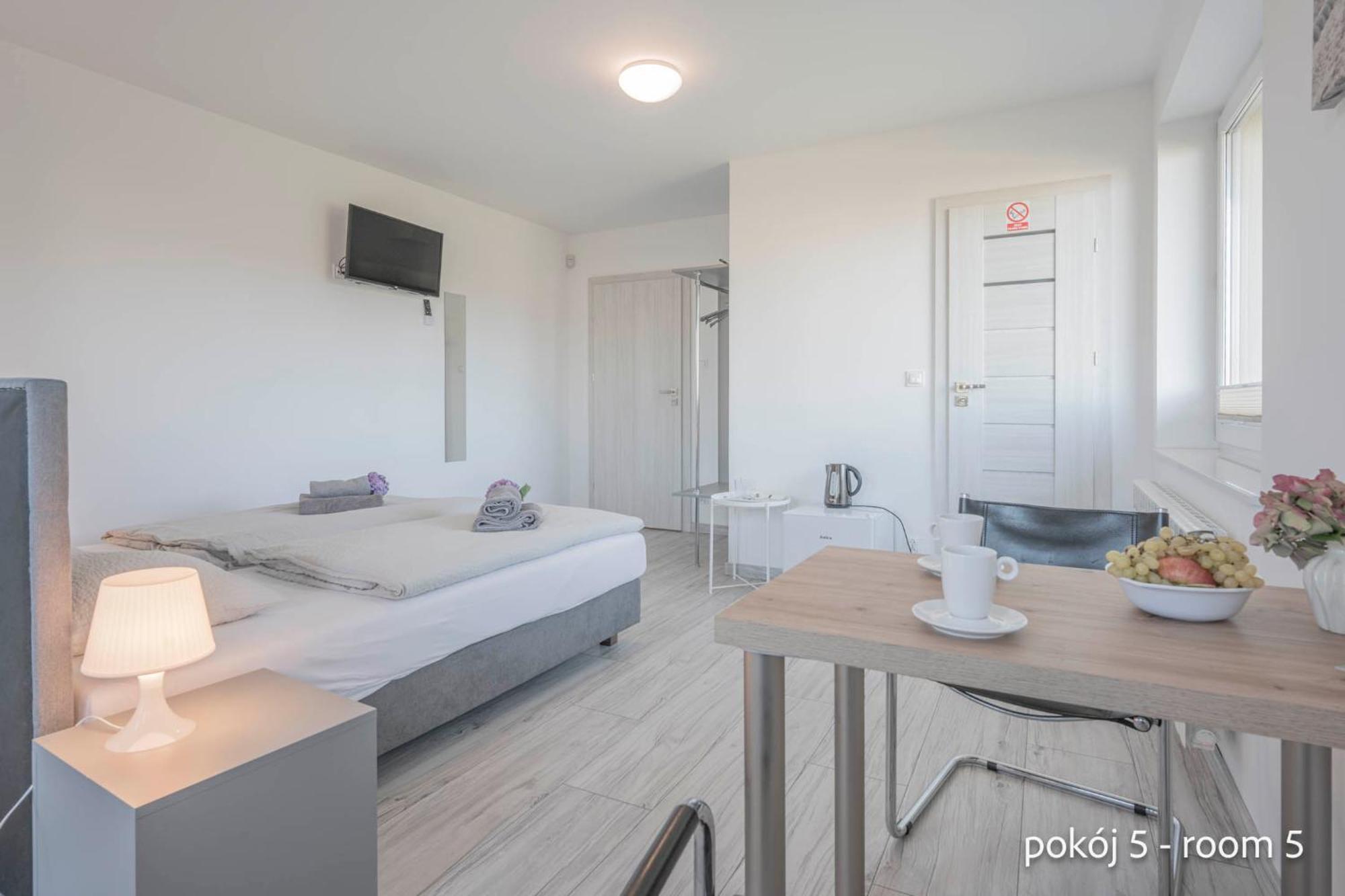 Remus House - Idealny Dla Par & Tylko 2-osobowe Pokoje, Dzieci Od 12 Lat, Bezplatny Parking Apartment